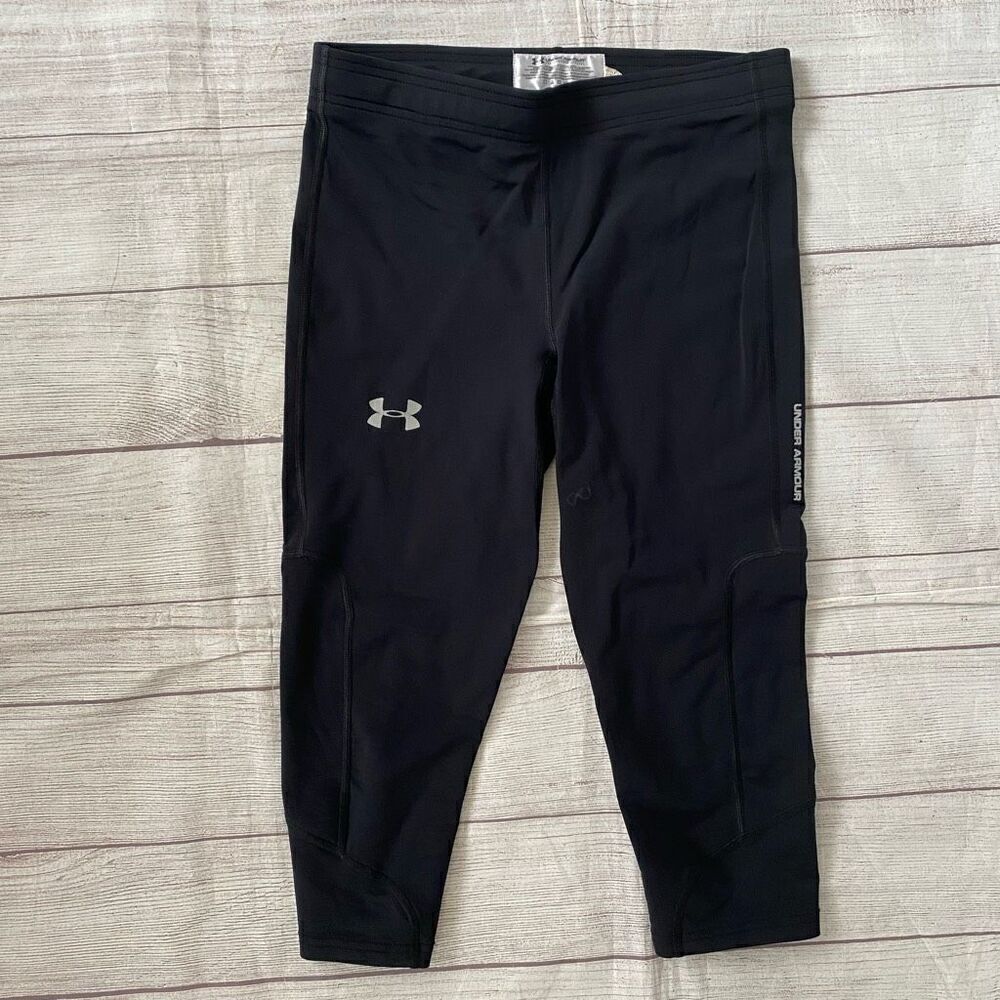 Under Armour women M compression heatgear pull on capris leggings black